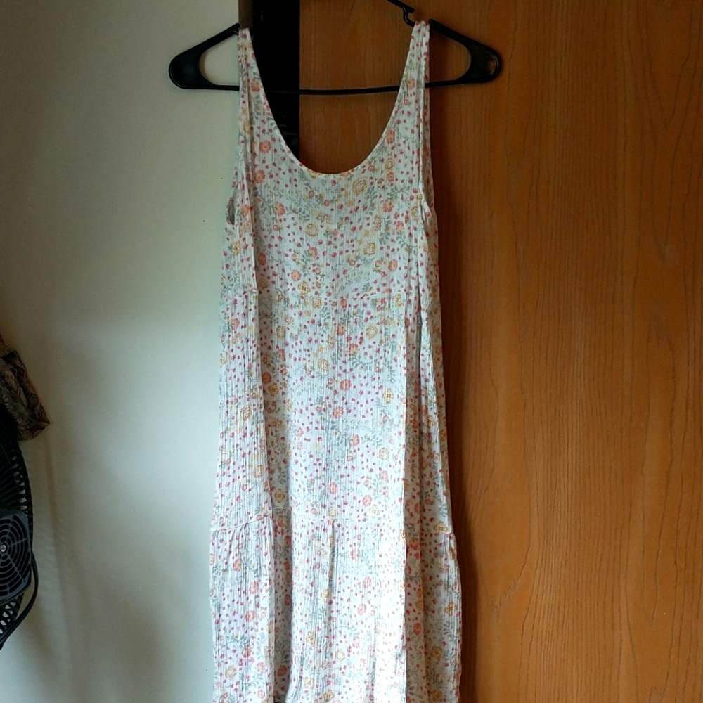 Women's pink rose size large white pink red